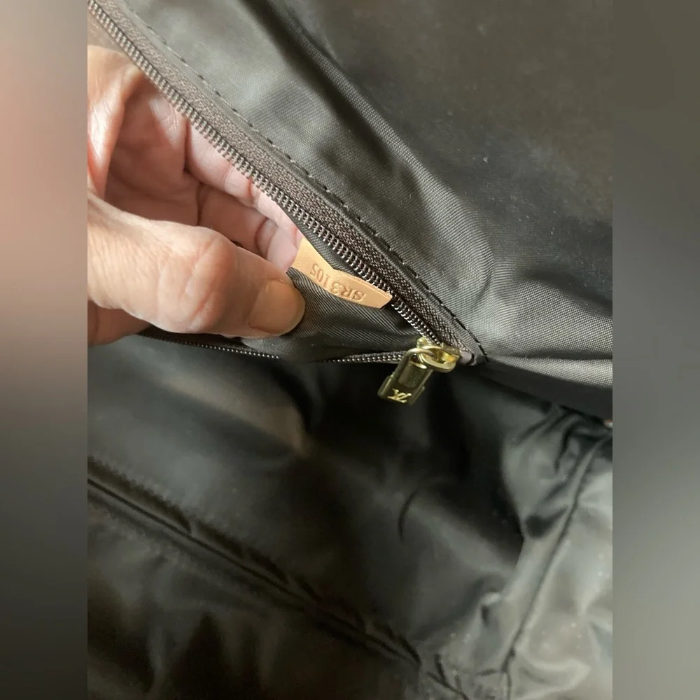 💯% Authentic Louis Vuitton Monogram Duffel Bag (carry-on) - Picture 10 of 16